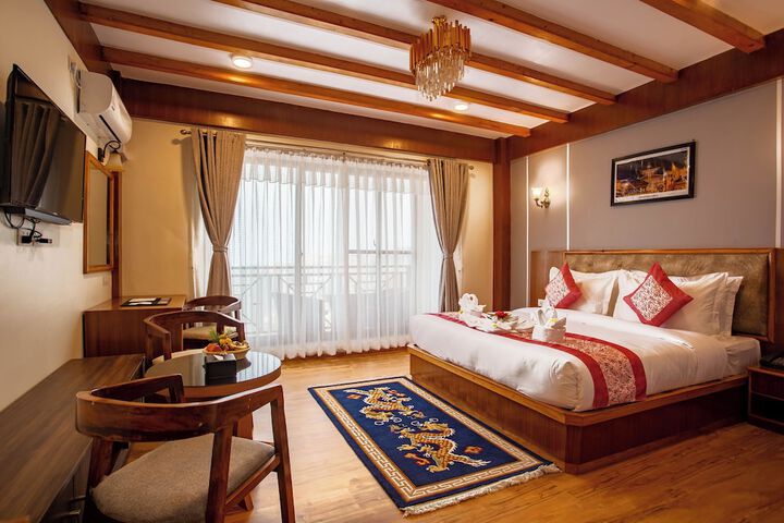 Room 8 of 20