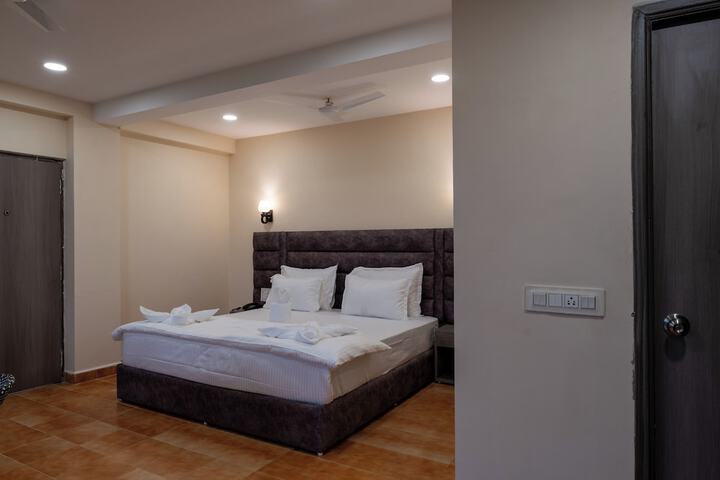 Room 8 of 42