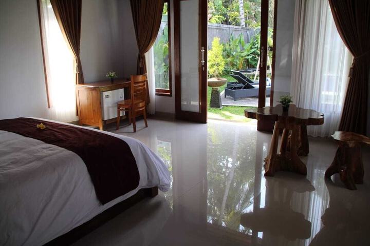 Room 7 of 19