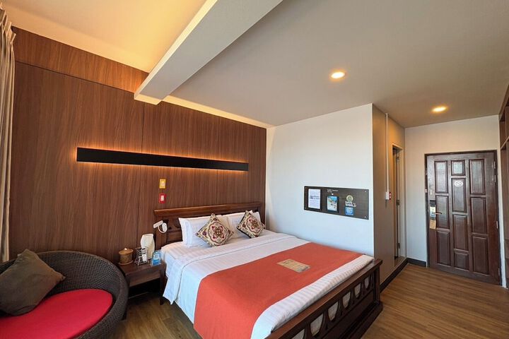 Room 82 of 211