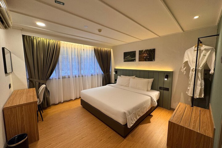 Room 26 of 64