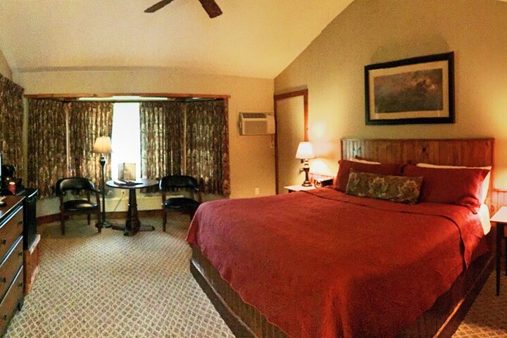 Room 8 of 53