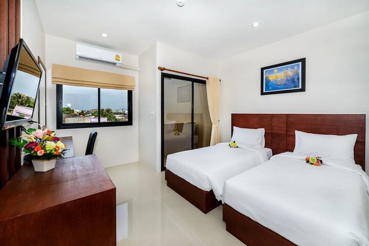 Room 8 of 31