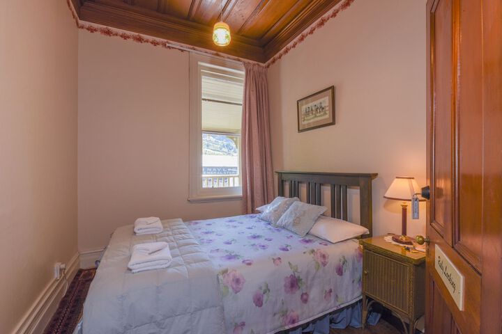 Room 4 of 44