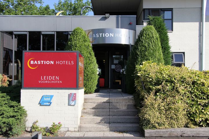 Hotel Entry