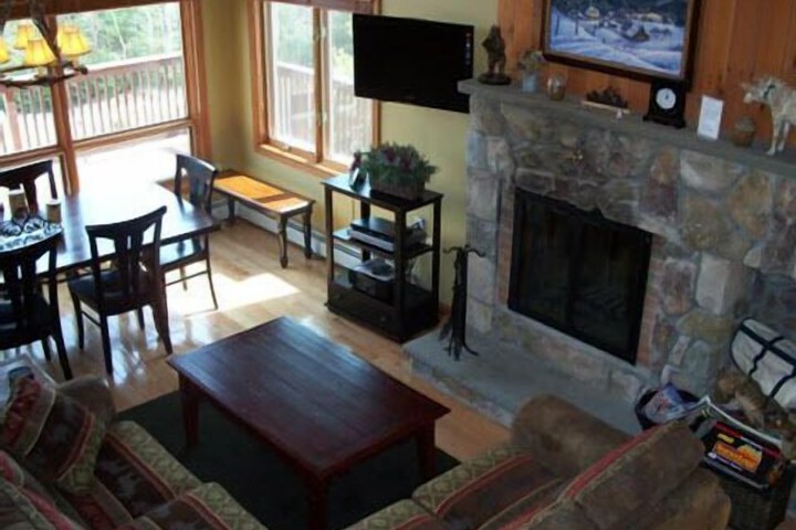 Lounge 30 of 55