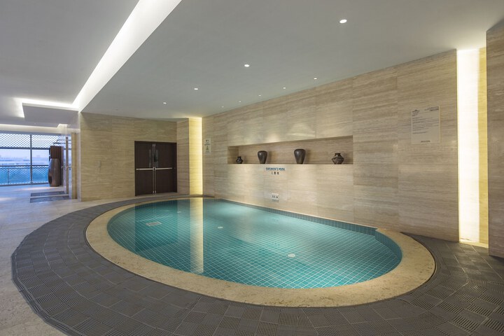 Hotel with Pool