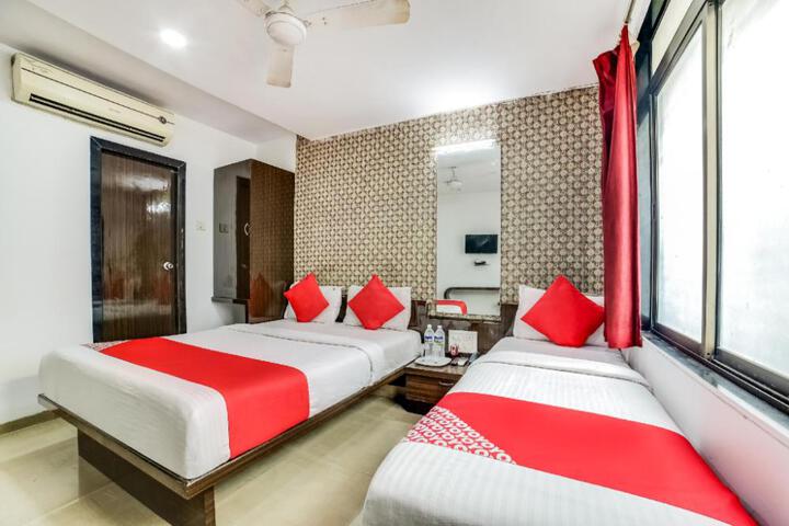 OYO 66982 Hotel Skyway Inn