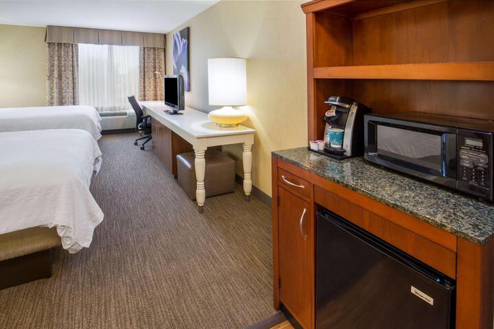 2 Queen Beds (1 of 14)