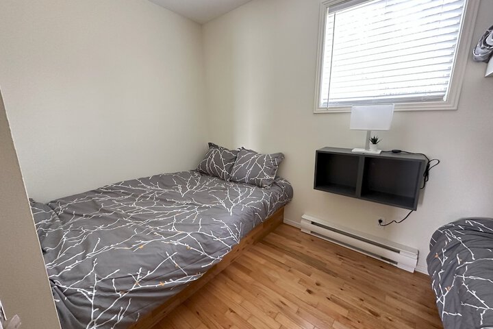 Room 9 of 39