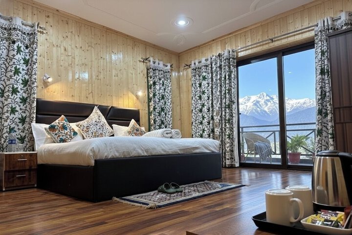Room 3 of 12