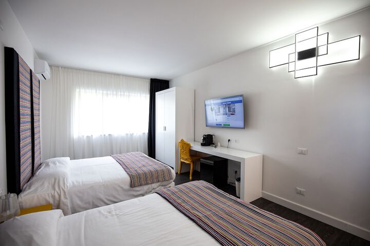 Room 13 of 53