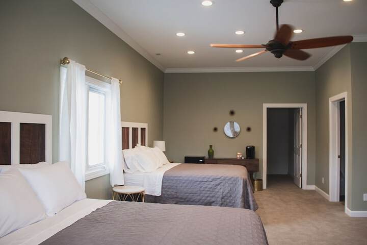Room 3 of 48