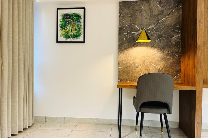 Room 17 of 24