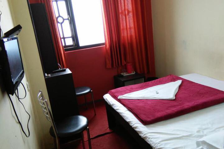 Room 4 of 5