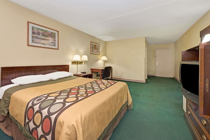 1 Double Bed Accessible Room (14 of 15)
