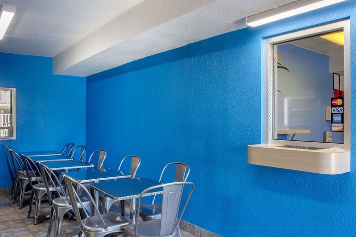 Breakfast/Coffee Service 30 of 37