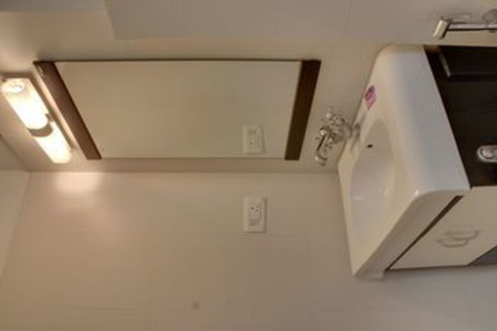 Room 3 of 17