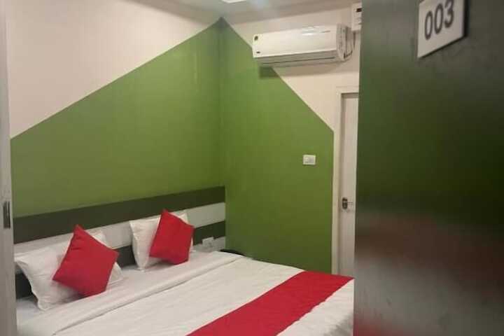 Room 8 of 13