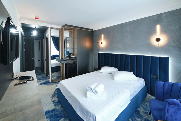 Room 5 of 27
