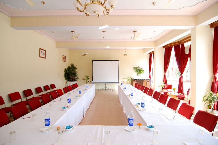 Ballroom/Hall 71 of 76