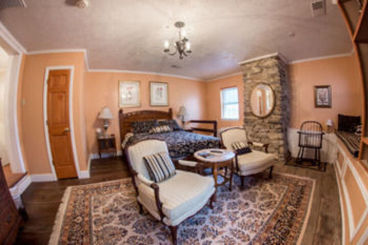 Room 9 of 27