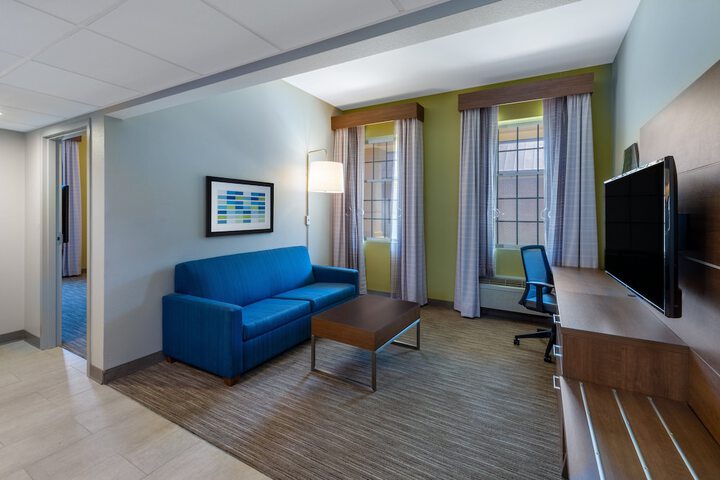 Standard 2 Queen Beds Accessible (1 of 17)