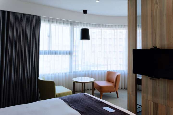 Room 25 of 53