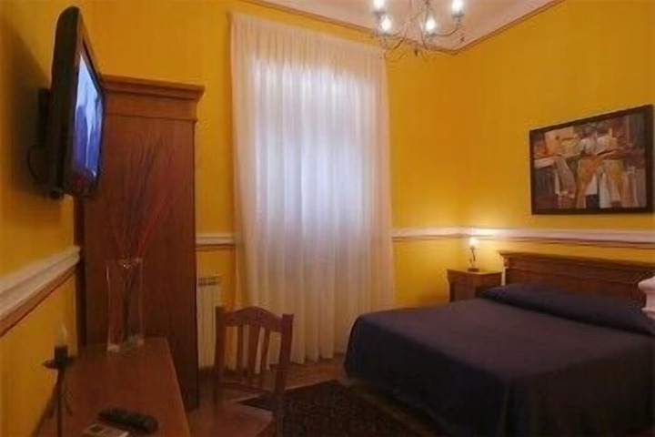Room 11 of 43