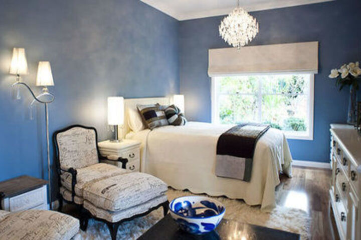 Room 10 of 25