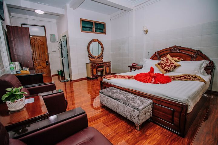 Room 8 of 25