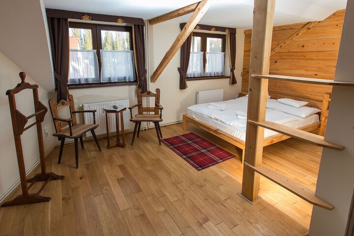 Room 10 of 48