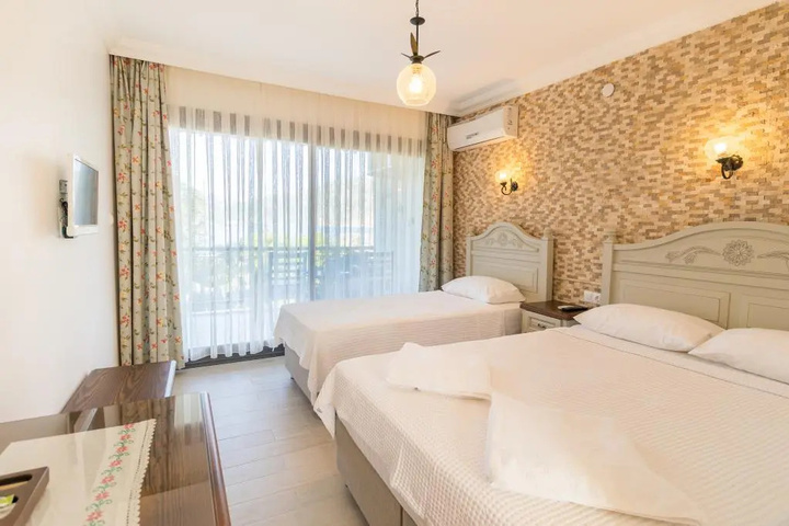 Room 3 of 12