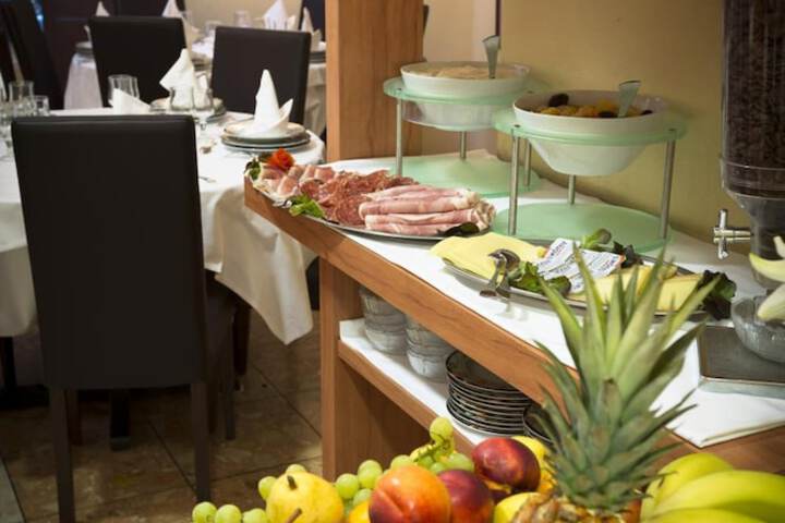 Dining Photos