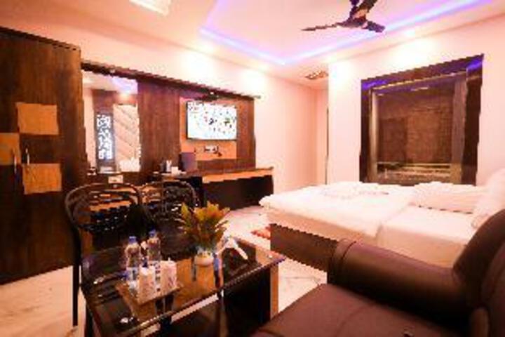 Room 5 of 25