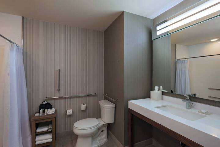 Room 16 of 47
