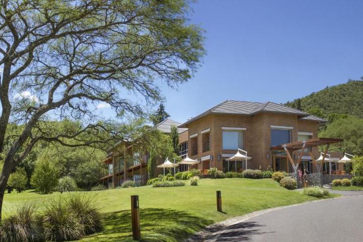 Altos de Belgrano Hotel Cabañas Golf y Spa