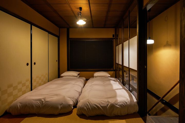 Room 4 of 15