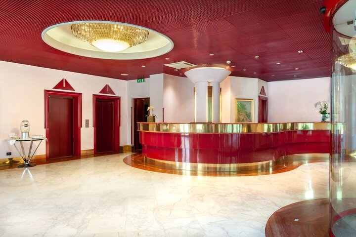 Hotel Lobby