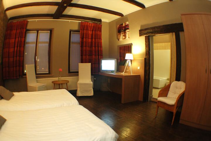 Room 5 of 51