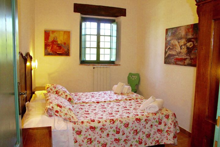 Room 2 of 41