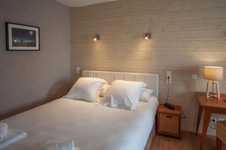 Room 5 of 17