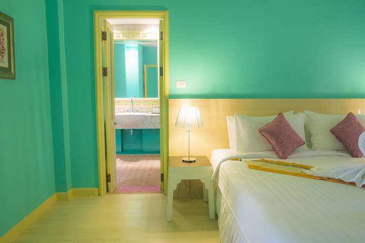 Room 16 of 66