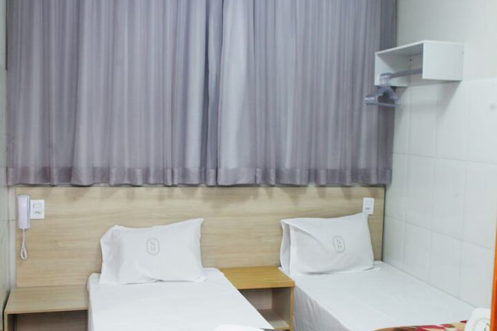 Room 14 of 65