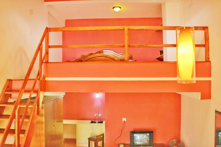 Room 5 of 32