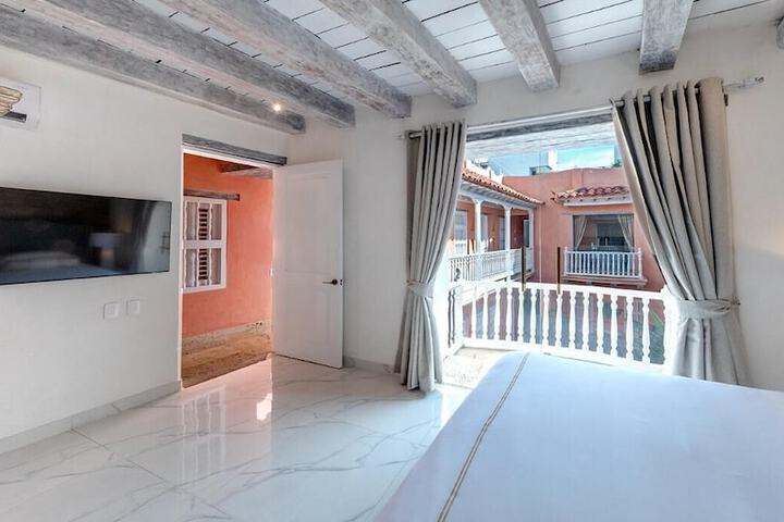 Room 2 of 96