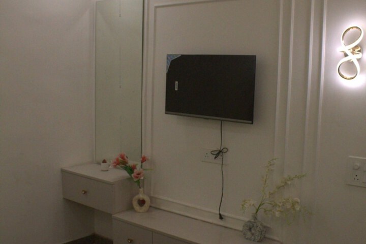 Room 6 of 67