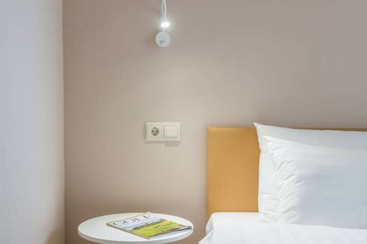 Room 10 of 52