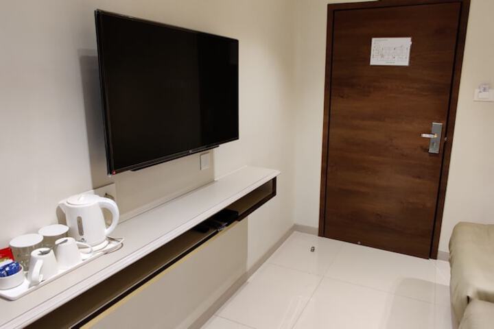 Room 7 of 48