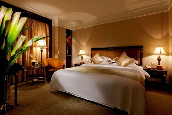 Room 30 of 68